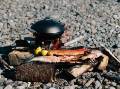 Barebones Outdoor Iron Oven Met Accessoires Pan 5 Barebones Outdoor Iron Oven Met Accessoires Pan -Victorin Winkel 3352622 819665013122 2